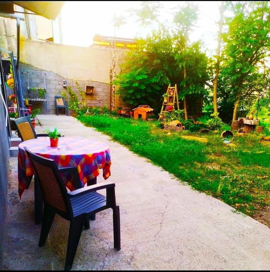 Guesthouse Family Tiflis Exterior foto